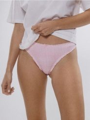 Bawełniane majtki stringi 3 pack - beżowy. Brązowe stringi Reserved, bez wzorów, z bawełny. Za 49.99 zł.