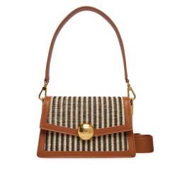 Torebka Lacoste. Torebki klasyczne Lacoste, bez wzorów, bez dodatków. Za 1,019.00 zł.