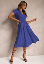 Niebieska Sukienka Taliowana z Kopertowym Dekoltem o Rozkloszowanym Kroju Rimadea. Niebieskie sukienki Renee, l, bez wzorów, eleganckie, bez kołnierzyka, bez ramiączek, midi, kopertowe. Za 119.99 zł.