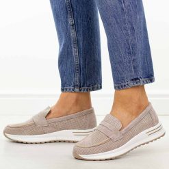 Beżowe skórzane mokasyny damskie Filippo Dp6750/26. Brązowe mokasyny Filippo, na jesień, bez wzorów, z jeansu, z okrągłym noskiem, bez obcasa. Za 219.00 zł.