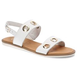 Białe Sandały Chebello Damskie Modne Buty Letnie. Białe sandały CheBello, z aplikacjami, ze skóry, bez obcasa, na platformie, bez zapięcia. Za 189.00 zł.