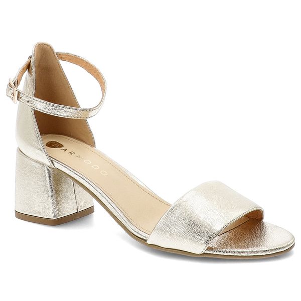 Złote Sandały Armodo Eleganckie Obuwie Damskie Na Obcasie. Żółte sandały Armodo, bez wzorów, ze skóry, eleganckie, bez obcasa, na obcasie, bez zapięcia. Za 279.00 zł.