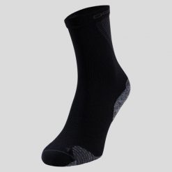 Skarpetki do biegania Odlo CERAMICOOL RUN. Czarne skarpety Odlo, bez wzorów, z elastanu. Za 81.39 zł.