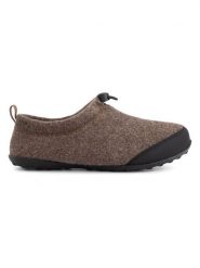 TRAVELIN' Kapcie "Back2Home" w kolorze jasnobrązowym rozmiar: 41. Brązowe obuwie domowe Travelin', bez wzorów, z materiału, bez zapięcia. Za 201.55 zł.