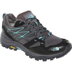 Buty turystyczne w kolorze czarnym. Czarne trekkingi The North Face, z gore-texu, wspinaczkowe. W wyprzedaży za 329.95 zł.