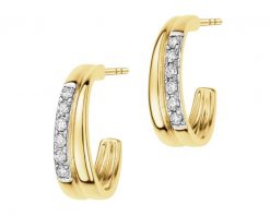 Kolczyki z żółtego złota z brylantami - 0,10 ct - próba 375. Żółte kolczyki Apart, z brylantem, złote. Za 2,190.00 zł.