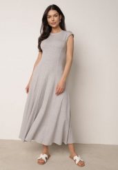 Szara Rozkloszowana Bawełniana Sukienka Dzianinowa Mahanaim. Szare sukienki Born2be, do pracy, l, w ażurowe wzory, z bawełny, biznesowe, bez kołnierzyka, bez ramiączek, maxi, proste. Za 169.99 zł.