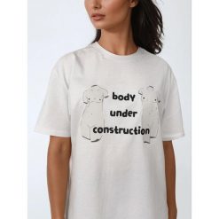 Biały T-shirt Damski - Body Under Construction BeShaped. Białe t-shirty BESHAPED, bez wzorów, z bawełny, bez kołnierzyka, bez ramiączek. W wyprzedaży za 169.15 zł.