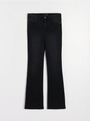 Jeansy flare mid waist - czarny. Czarne jeansy Sinsay, bez wzorów. Za 59.99 zł.