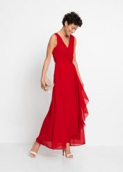 Sukienka z szyfonu z marszczeniem. Czerwone sukienki bonprix, bez wzorów, z szyfonu, eleganckie, bez kołnierzyka, bez ramiączek. Za 149.99 zł.
