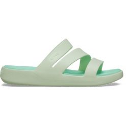 Klapki Dla Dorosłych Crocs Getaway Strappy Sandal. Zielone klapki Crocs, bez wzorów, z materiału, bez obcasa. Za 159.99 zł.