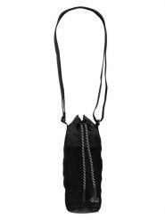 Jack Wolfskin Torba w kolorze czarnym na butelkę - 10 x 26 x 10 cm rozmiar: onesize. Czarne torby na ramię Jack Wolfskin, bez wzorów, z materiału, sportowe, przez ramię, bez dodatków. Za 74.46 zł.
