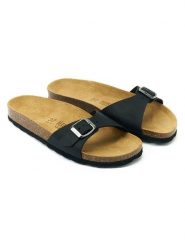 Mandel Skórzane klapki "Agata" w kolorze czarnym rozmiar: 36. Czarne klapki Mandel, bez wzorów, z otwartym noskiem, bez obcasa. Za 130.99 zł.