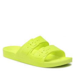 Klapki Freedom Moses. Zielone klapki Freedom Moses, bez wzorów, bez obcasa. Za 229.99 zł.