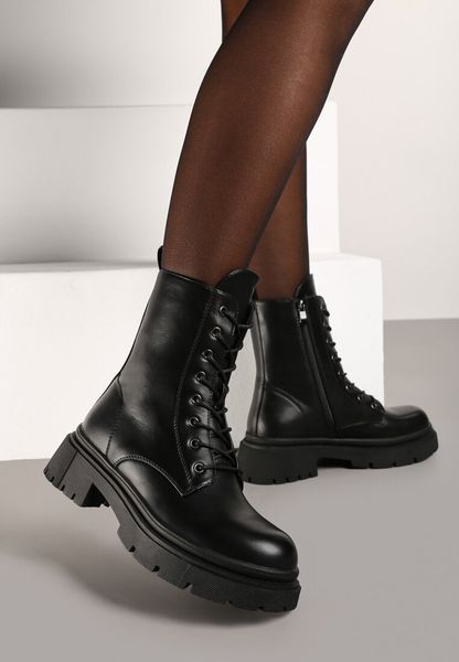 Czarne Sznurowane Klasyczne Płaskie Botki w Stylu Workerów Firiti. Czarne botki Born2be, bez wzorów, z jeansu, bez obcasa, na obcasie, bez zapięcia. Za 129.99 zł.