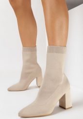 Beżowe Botki z Ekoskóry na Słupku ze Skarpetkową Cholewką Gentra. Brązowe botki Born2be, bez wzorów, z jeansu, bez obcasa, na obcasie, bez zapięcia. Za 149.99 zł.