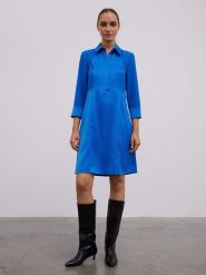 BGN Sukienka w kolorze niebieskim rozmiar: 36. Niebieskie sukienki BGN, na co dzień, bez wzorów, z tkaniny, bez kołnierzyka, bez ramiączek, midi, proste. Za 152.99 zł.