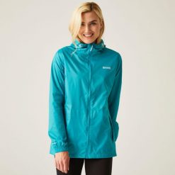 Kurtka trekkingowa damska Pack It Jacket III kieszonkowa przeciwdeszczowa. Niebieskie kurtki sportowe Regatta, bez wzorów, bez kaptura, trekkingowe. W wyprzedaży za 149.99 zł.