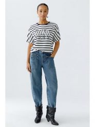 Oui Koszulka w kolorze biało-niebieskim rozmiar: 34. Białe bluzki Oui, bez wzorów, z bawełny, bez kołnierzyka, bez ramiączek. Za 104.99 zł.