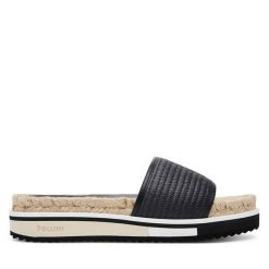 Klapki Pollini. Czarne klapki Pollini, bez wzorów, bez obcasa. Za 851.99 zł.