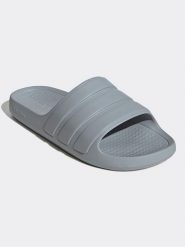 Adidas Klapki w kolorze szarym rozmiar: 40,5. Szare klapki Adidas, bez wzorów, z otwartym noskiem, bez obcasa. Za 112.45 zł.