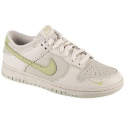 Buty sportowe Sneakersy damskie, Wmns Dunk Low. Brązowe obuwie sportowe Nike, bez zapięcia, trekkingowe. Za 479.99 zł.