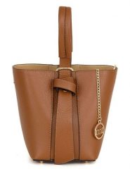 Mia Tomazzi Skórzana torebka w kolorze jasnobrązowym - 15 x 21 x 15 cm rozmiar: onesize. Brązowe torby na ramię Mia Tomazzi, bez wzorów, z materiału, przez ramię, bez dodatków. Za 282.99 zł.