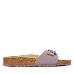 Klapki Birkenstock. Fioletowe klapki Birkenstock, bez wzorów, bez obcasa. Za 399.99 zł.
