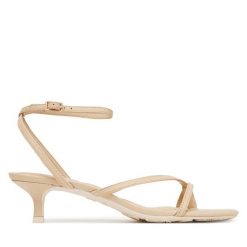 Sandały Aldo. Brązowe sandały Aldo, bez wzorów, bez obcasa, na szpilce, bez zapięcia. Za 289.99 zł.