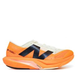 Buty do biegania New Balance. Brązowe obuwie sportowe New Balance, bez zapięcia, do biegania. Za 619.99 zł.
