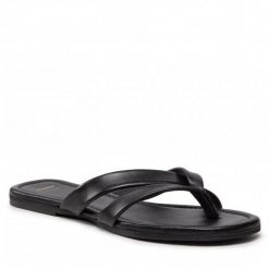 Japonki Bata. Czarne klapki Bata, bez wzorów, bez obcasa. Za 139.99 zł.