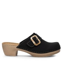 Klapki Inblu. Czarne klapki Inblu, bez wzorów, bez obcasa. Za 119.99 zł.
