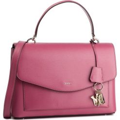 Torebka DKNY - Lex-Md Th Satchel R91D3A60 Pink PNK. Czerwone torebki klasyczne DKNY, bez wzorów, ze skóry, duże, bez dodatków. W wyprzedaży za 639.00 zł.