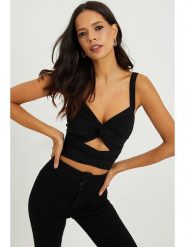 Cool and sexy Top w kolorze czarnym rozmiar: M. Czarne topy Cool and sexy, m, bez wzorów, bez kołnierzyka, bez ramiączek. Za 69.95 zł.