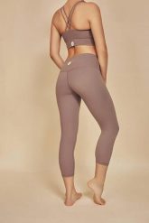 Legginsy do jogi Moonholi Yoggings 7/8. Brązowe legginsy MOONHOLI, l, bez wzorów, z elastanu, z podwyższonym stanem. Za 229.99 zł.