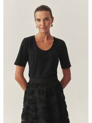 TATUUM Koszulka "Rofina" w kolorze czarnym rozmiar: XXL. Czarne bluzki Tatuum, xxl, bez wzorów, bez kołnierzyka, bez ramiączek. Za 88.64 zł.