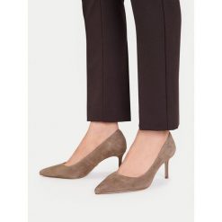 Szpilki GINO ROSSI. Brązowe szpilki Gino Rossi, bez wzorów, bez obcasa, na szpilce, bez zapięcia. Za 279.99 zł.