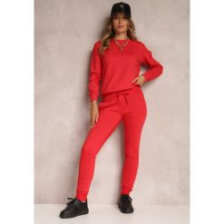 Czerwone Spodnie Linasos. Czerwone spodnie dresowe Renee, l, bez wzorów, z dresówki, z podwyższonym stanem, na fitness i siłownię. Za 24.99 zł.