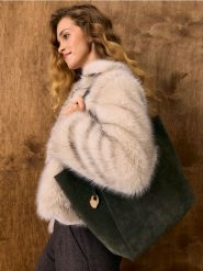 Torba shopper z imitacji zamszu z kosmetyczką - khaki. Brązowe kufry i kosmetyczki Sinsay, bez wzorów, bez dodatków. Za 49.99 zł.