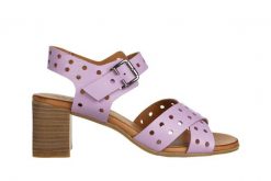 Sandały Bayla-161 061 2722 Orchid Bloom 161696, Fioletowy, Skóra naturalna - 36. Fioletowe sandały Bayla, bez wzorów, z gumy, bez obcasa, na słupku, bez zapięcia. W wyprzedaży za 134.10 zł.