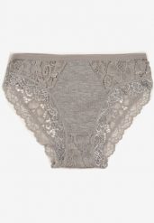 Szare Majtki Figi Ozdobione Subtelną Koronką Hiesa. Szare figi Born2be, m, z aplikacjami, z bawełny. Za 3.99 zł.