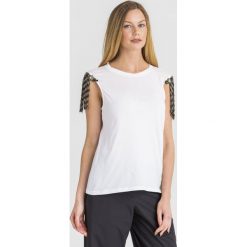 BLUZKA TWINSET. Białe bluzki Twinset, l, z aplikacjami, z bawełny, bez kołnierzyka, bez ramiączek. Za 485.40 zł.
