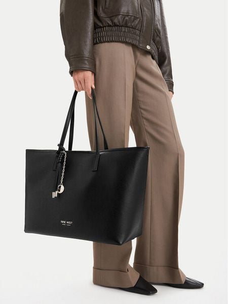 Nine West Torebka CEO-SILK AVENUE-LDA8889 Czarny. Czarne shopper Nine West, bez wzorów, ze skóry, bez dodatków. Za 279.99 zł.