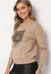 Beżowy Sweter z Wiskozą Ozdobiony Napisem i Naszywką z Cyrkoniami Liliran. Brązowe swetry Born2be, z aplikacjami, z jeansu, bez ramiączek. Za 129.99 zł.