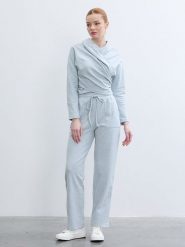 BGN Bluza w kolorze błękitnym rozmiar: 38. Niebieskie bluzy sportowe BGN, bez wzorów, z kapturem. Za 100.99 zł.