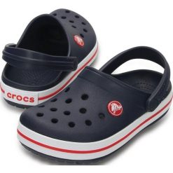Klapki Crocs Crocband Clog K granatowo-czerwone 204537 485. Czerwone klapki Crocs, bez wzorów, bez obcasa. Za 129.00 zł.