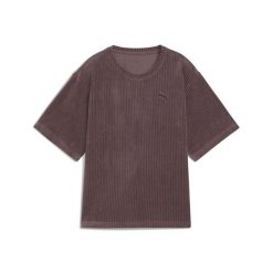 Damska koszulka Essentials Elevated Velour Rib o luźnym kroju PUMA Raisin Purple. Fioletowe bluzki Puma, bez wzorów, sportowe, bez kołnierzyka, bez ramiączek. Za 129.00 zł.