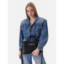 Torebka Guess. Czerwone listonoszki Guess, z aplikacjami, bez dodatków. Za 544.99 zł.