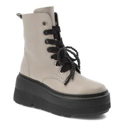 Beżowe Botki Karino Skórzane Obuwie Damskie Na Platformie. Brązowe botki Karino, bez wzorów, ze skóry, bez obcasa, na platformie, bez zapięcia. Za 586.99 zł.