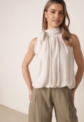 Beżowa Elegancka Bluzka z Wiskozy Ozdobiona Wiązaniem Nemereia. Brązowe bluzki Born2be, bez wzorów, z elastanu, boho, bez kołnierzyka, bez ramiączek. Za 119.99 zł.